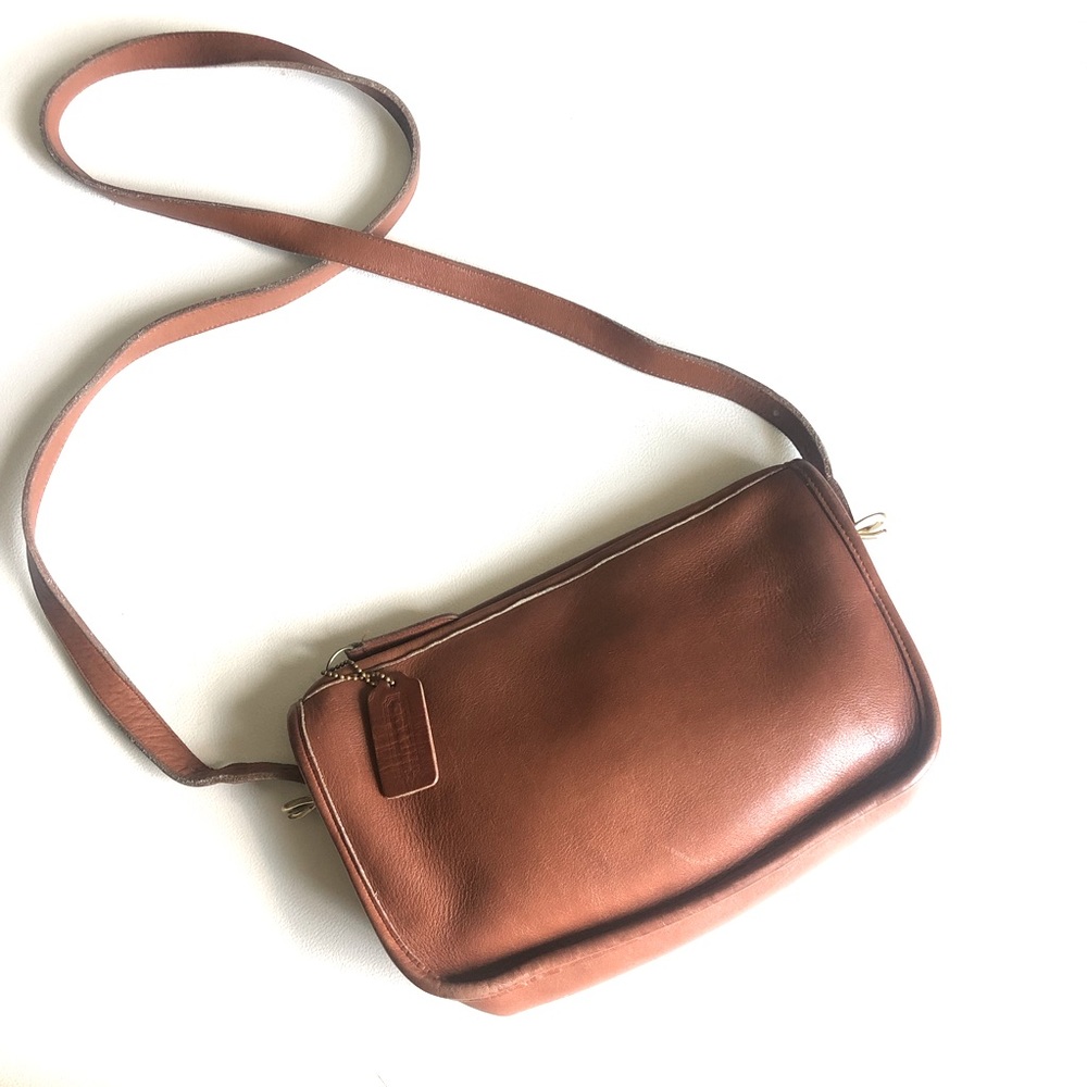 Vintage Coach 9938 Mitchell Leather Cross-body.
